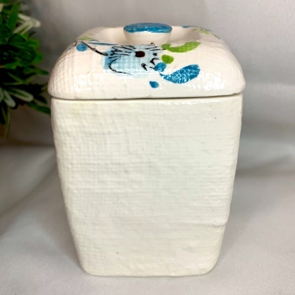 Vintage Provincial bright green, blue & off white ceramic tea storage container - Picture 8 of 10